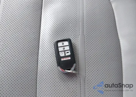 2017 Honda Cr-V Touring z USA, uszkodzony, nr VIN 2HKRW2H97HH681633